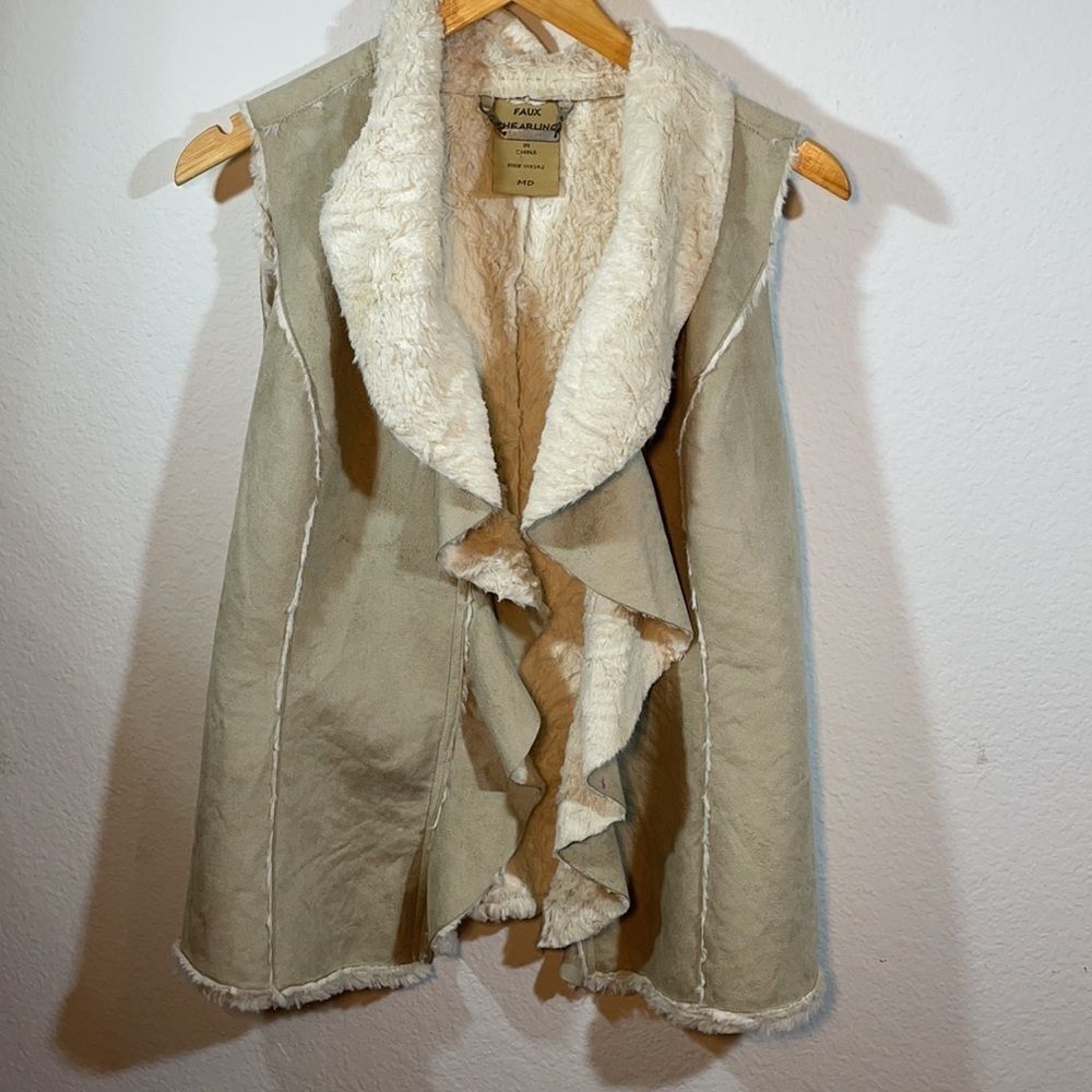 Odyn Faux Shearling Plush Open Front Vest Women's Size Medium boho festival warm
